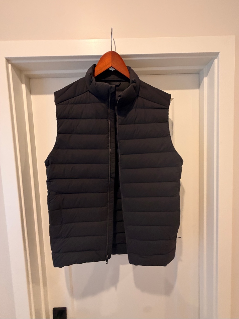 lululemon athletica Men's Black Quilted Puffer Vest